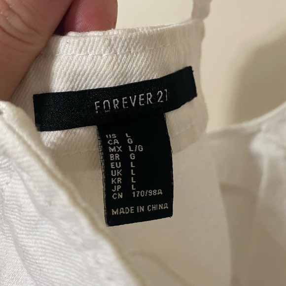 SOLD 3/$20 🧁 Cropped Ruffle Bottom Top - Picture 3 of 3